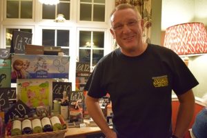 The happy auctioneer 